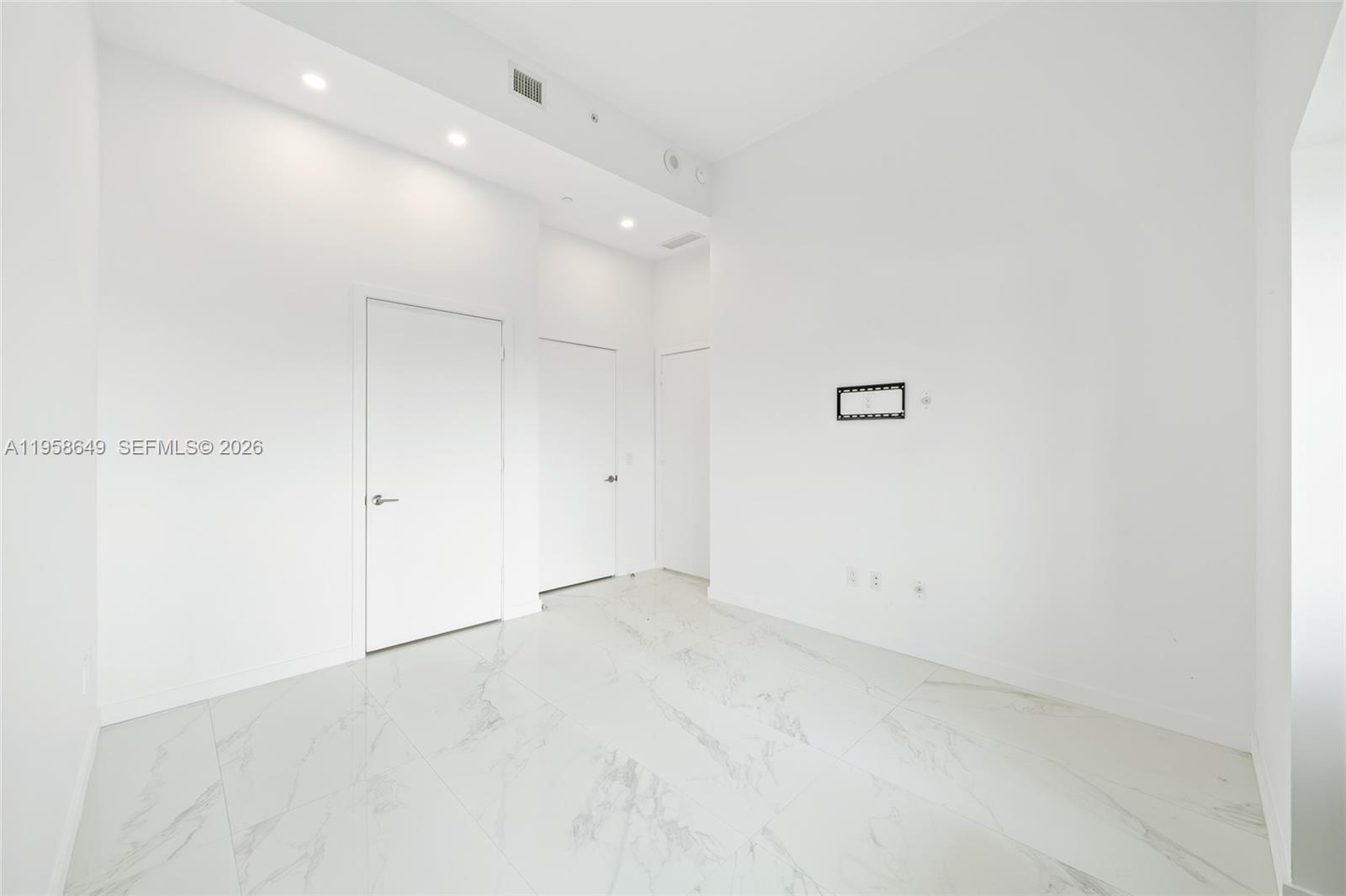 480 Ne 31st Street Ph5101 Property Photo 23