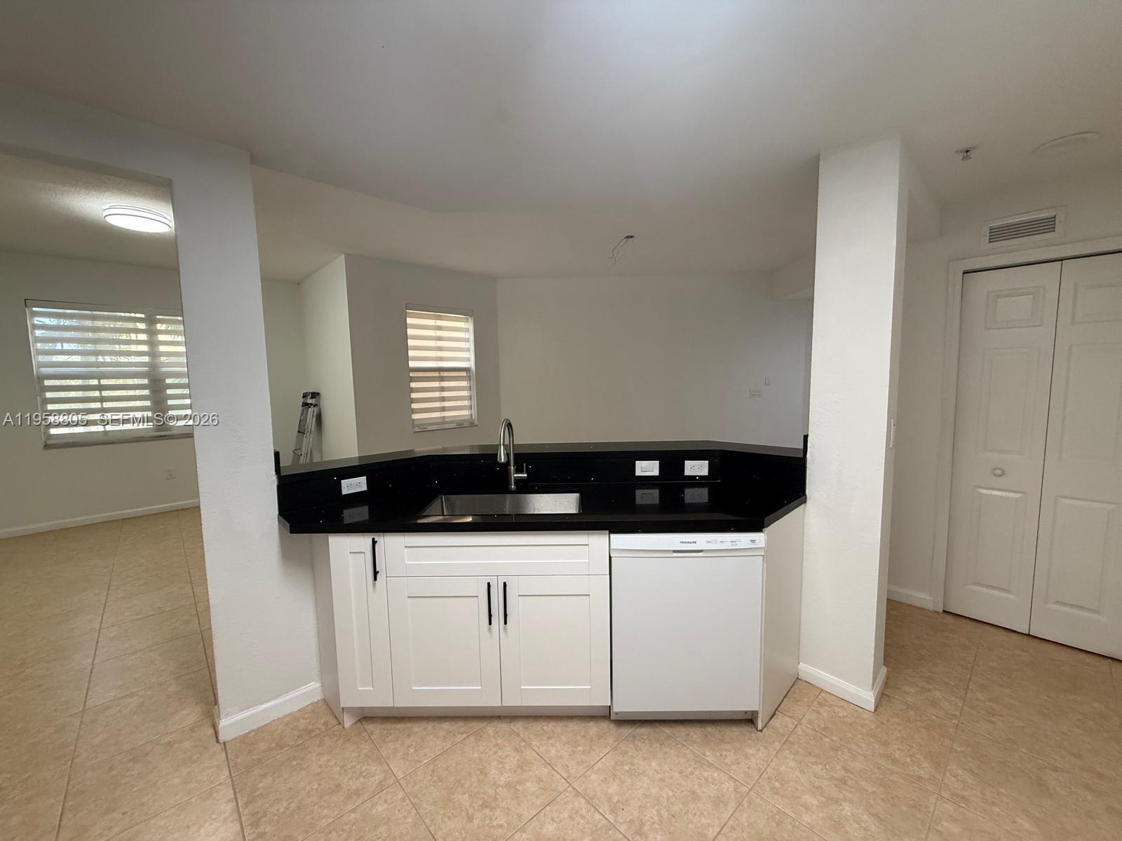 11603 Nw 89th Street 215 Property Photo 6