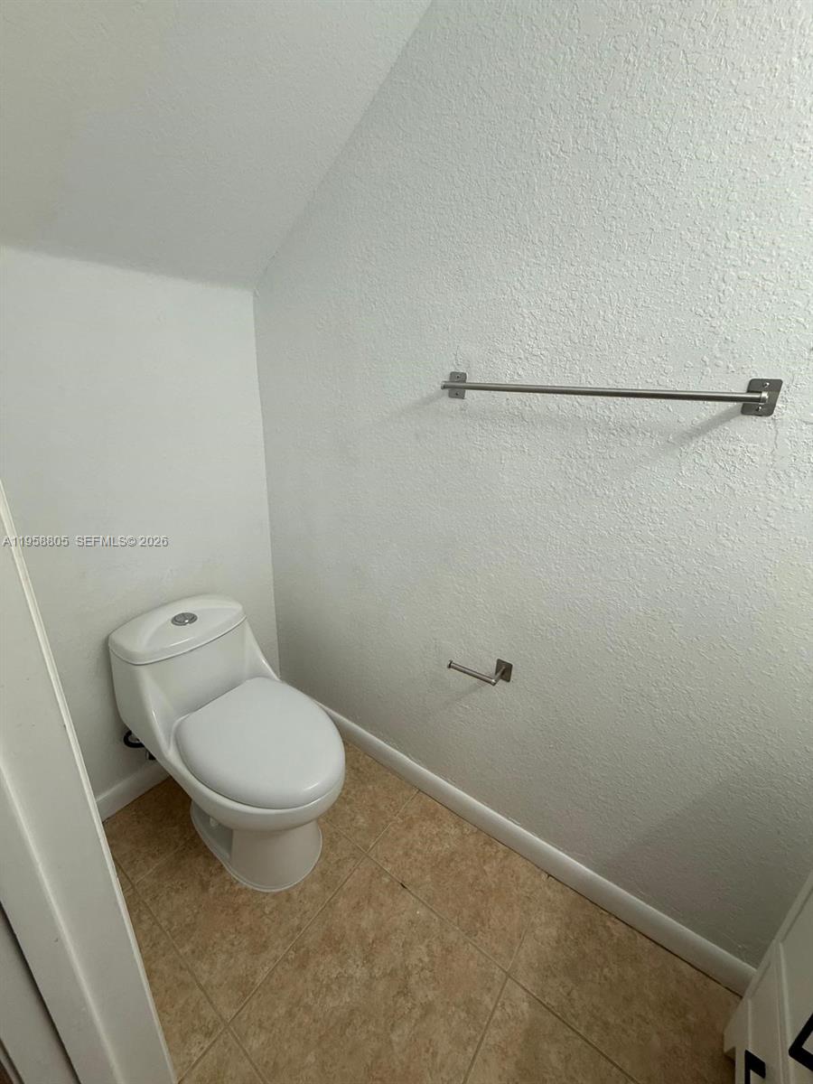 11603 Nw 89th Street 215 Property Photo 10