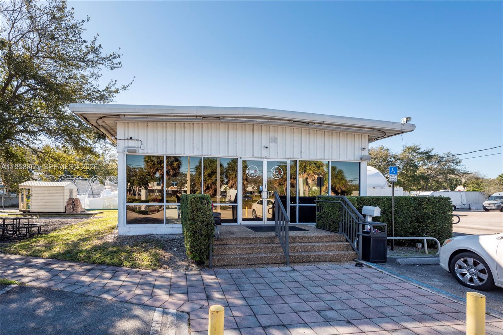 2980 W Oakland Park Boulevard Property Photo 16