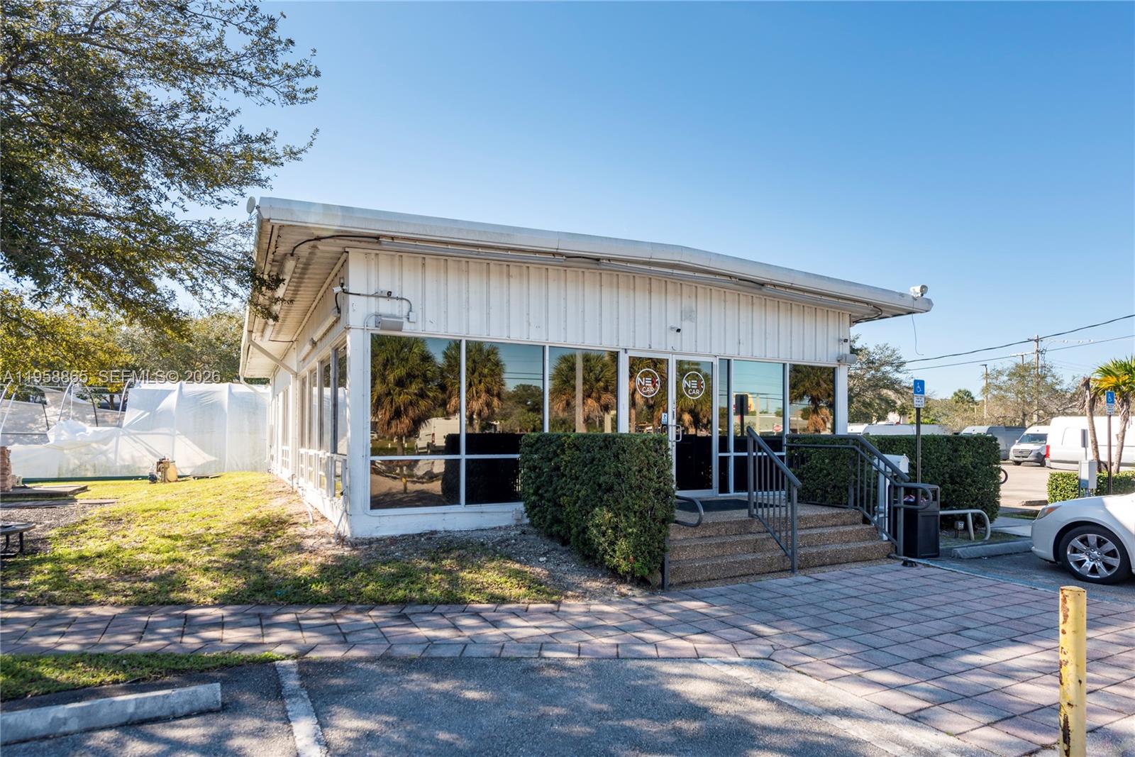 2980 W Oakland Park Boulevard Property Photo 17