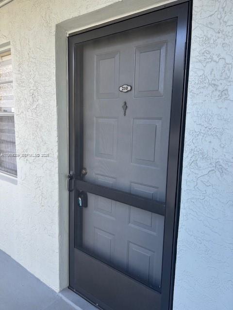 2226 N Cypress Bend Drive 210 Property Photo 5