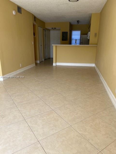 2226 N Cypress Bend Drive 210 Property Photo 7