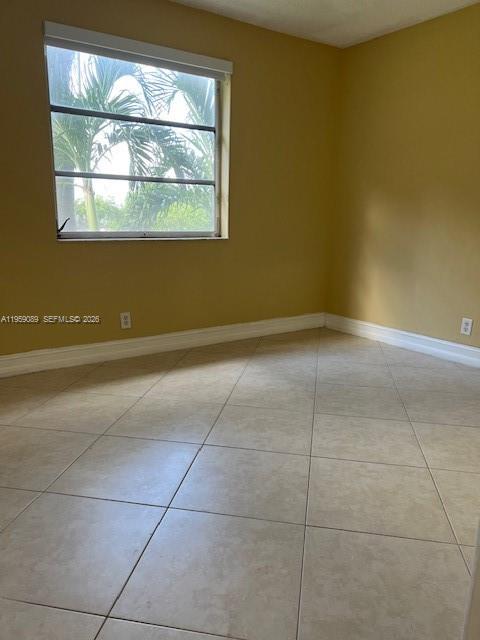 2226 N Cypress Bend Drive 210 Property Photo 16