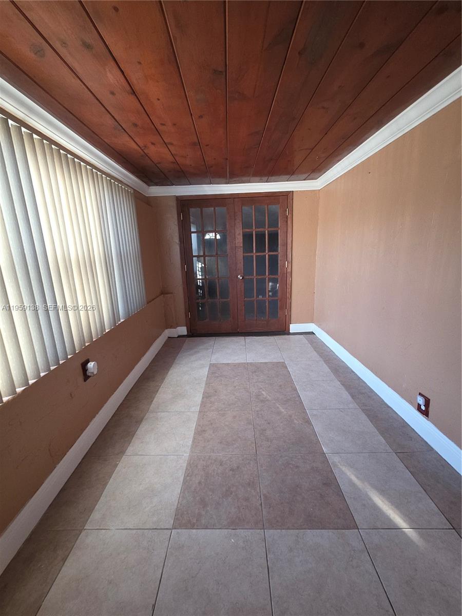 2401 Nw 56th Street Property Photo 3