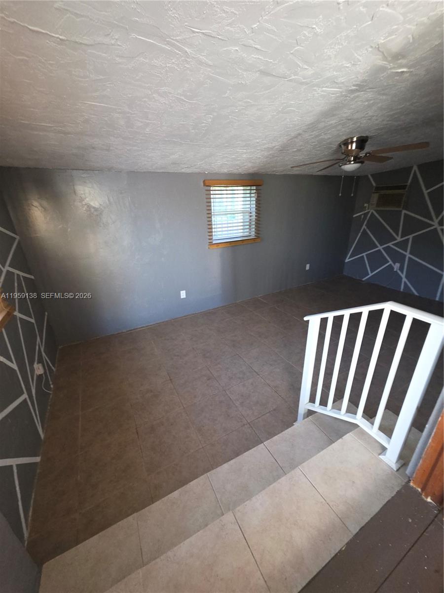 2401 Nw 56th Street Property Photo 5