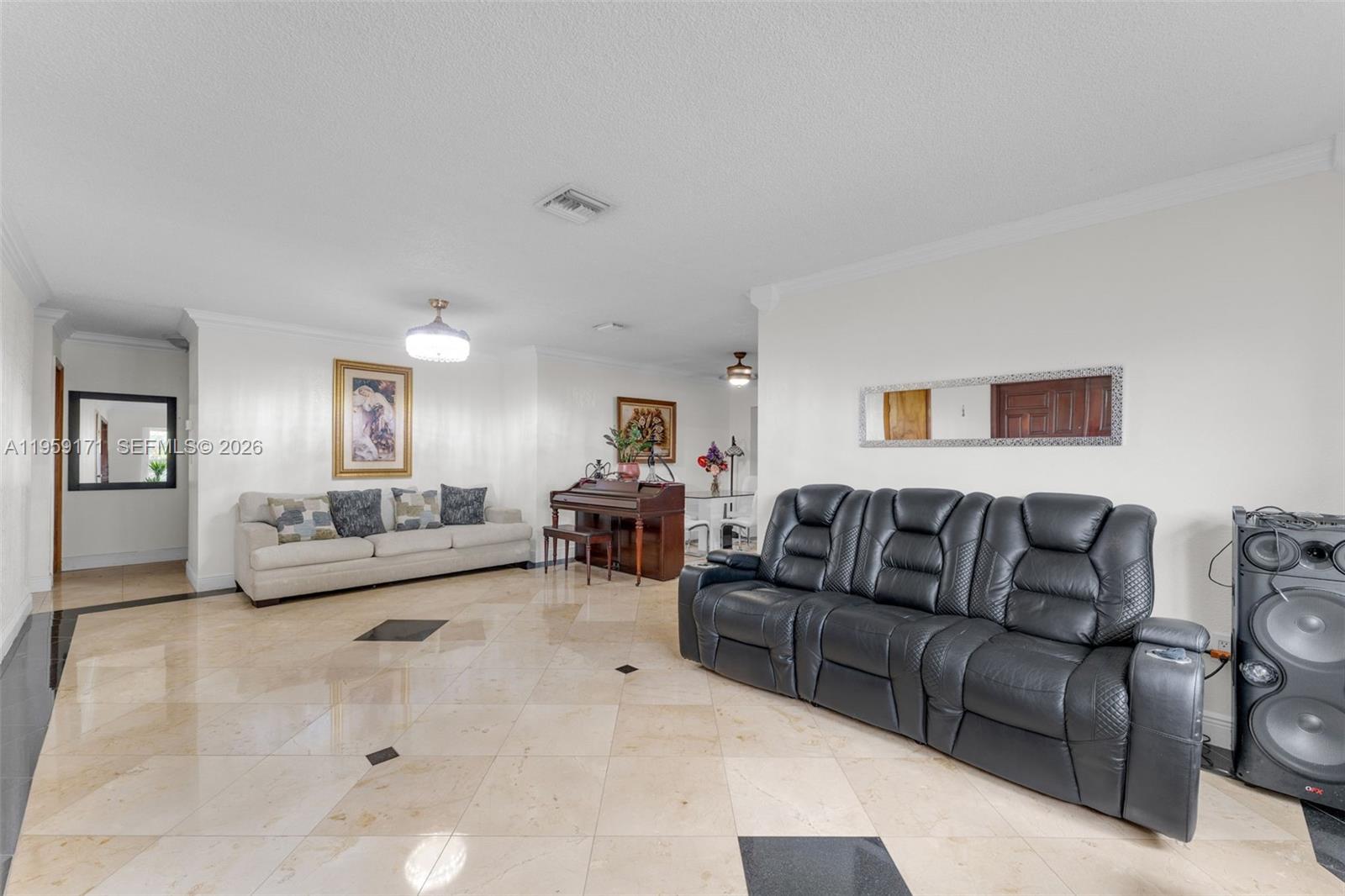 A11959171 Property Photo 12