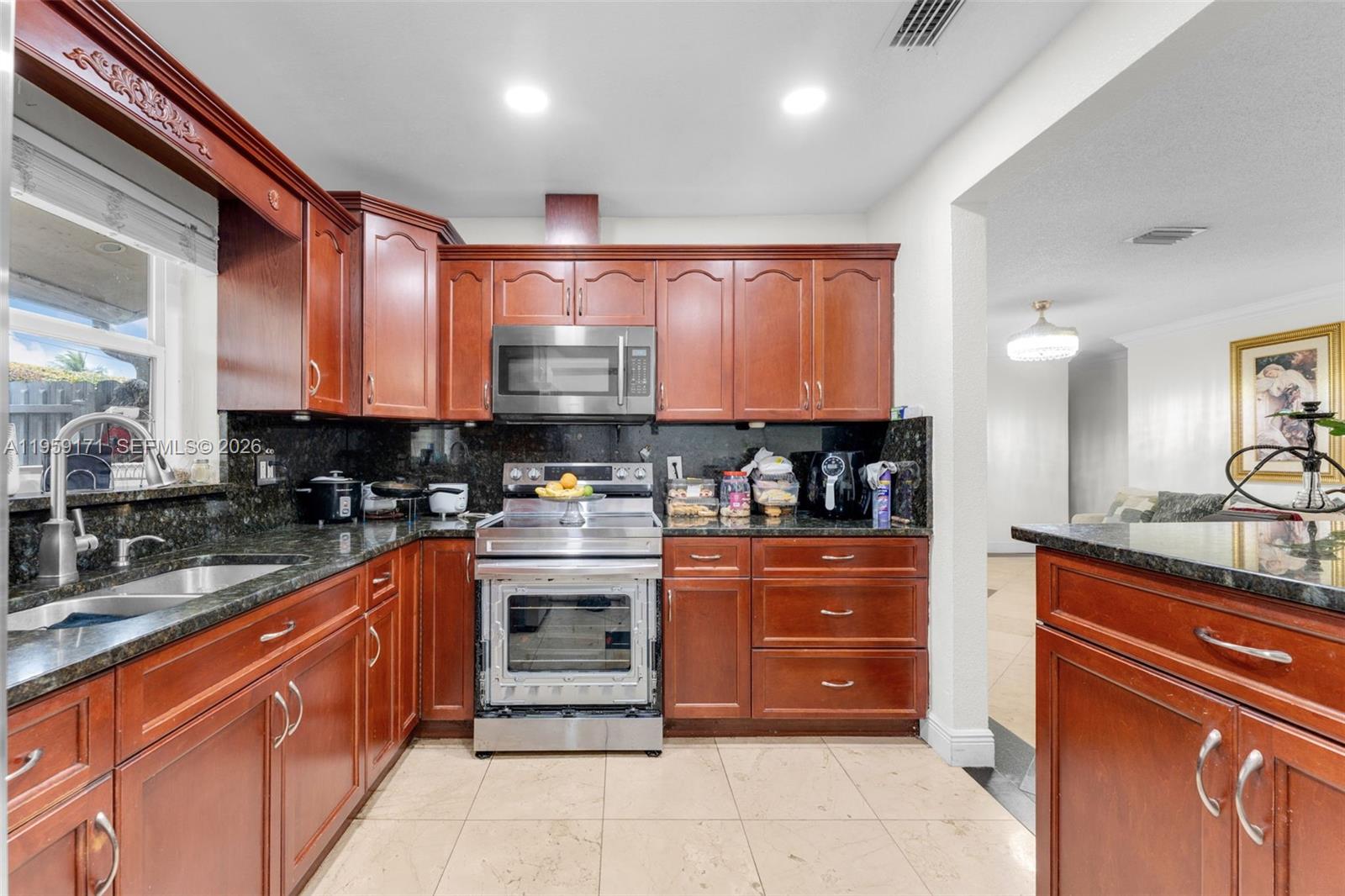 A11959171 Property Photo 14