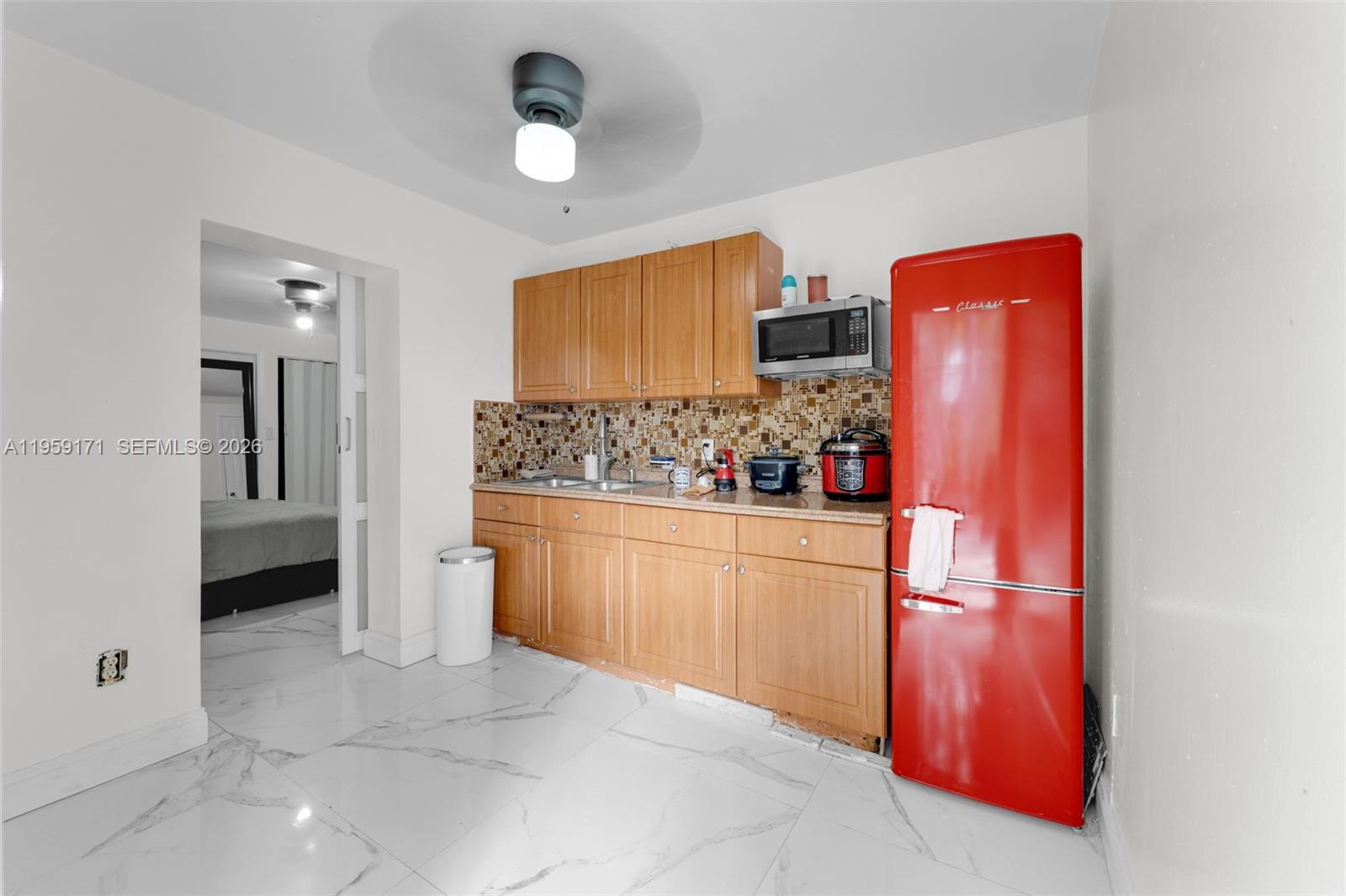A11959171 Property Photo 17