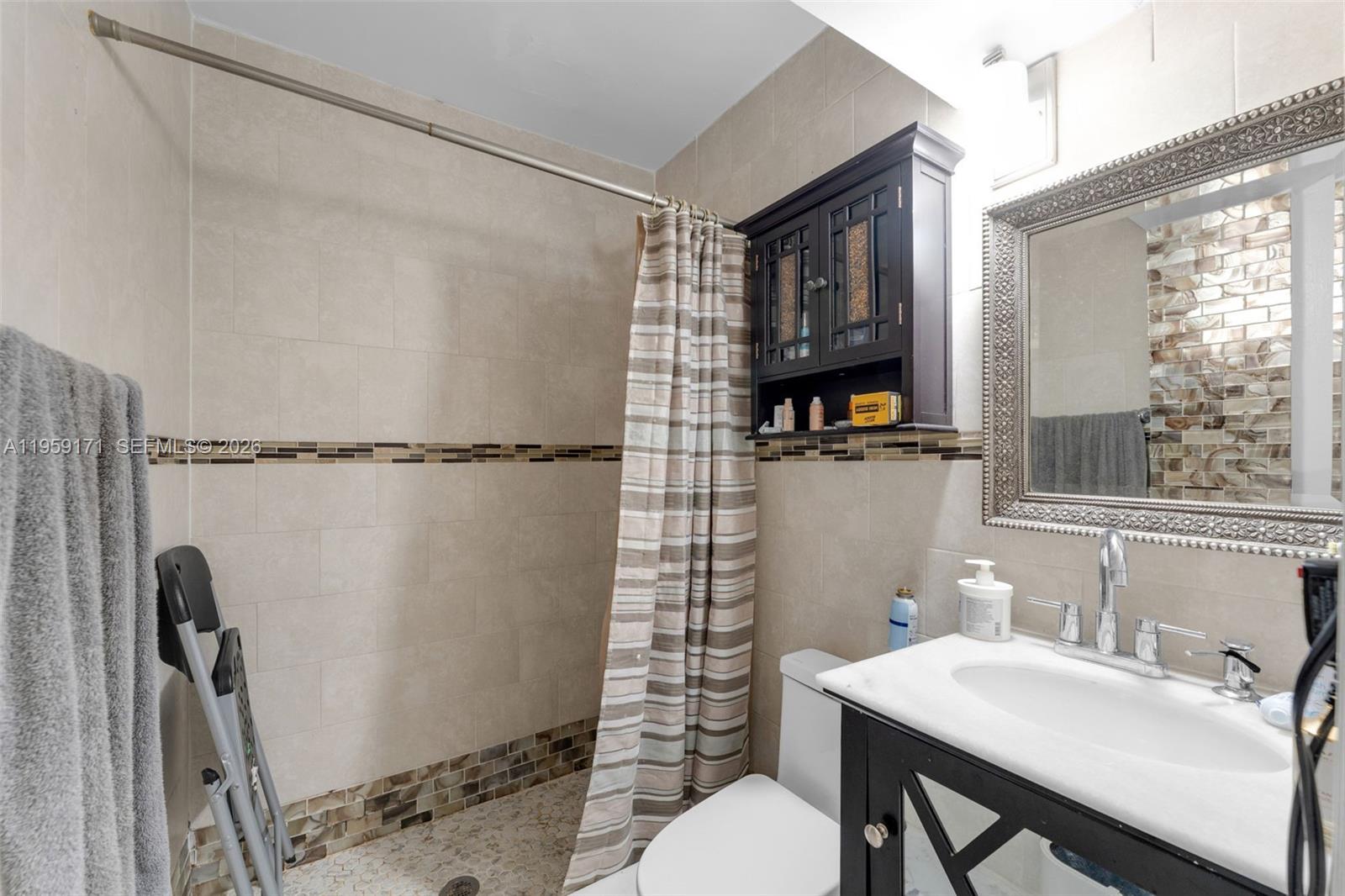 A11959171 Property Photo 23