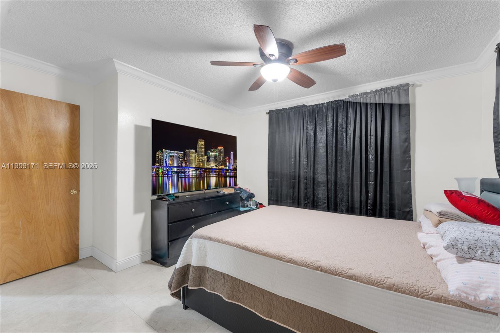 A11959171 Property Photo 24
