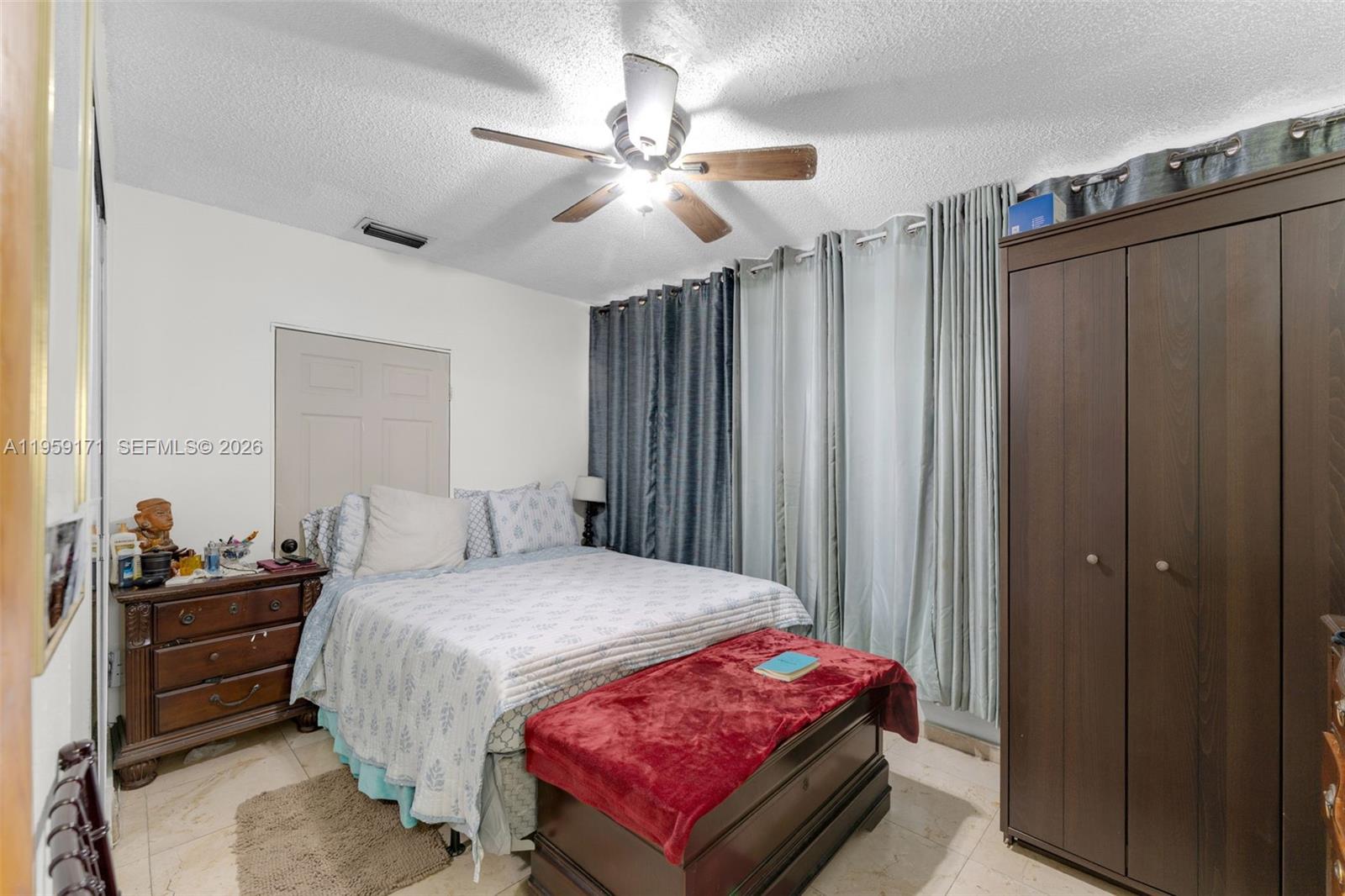 A11959171 Property Photo 26