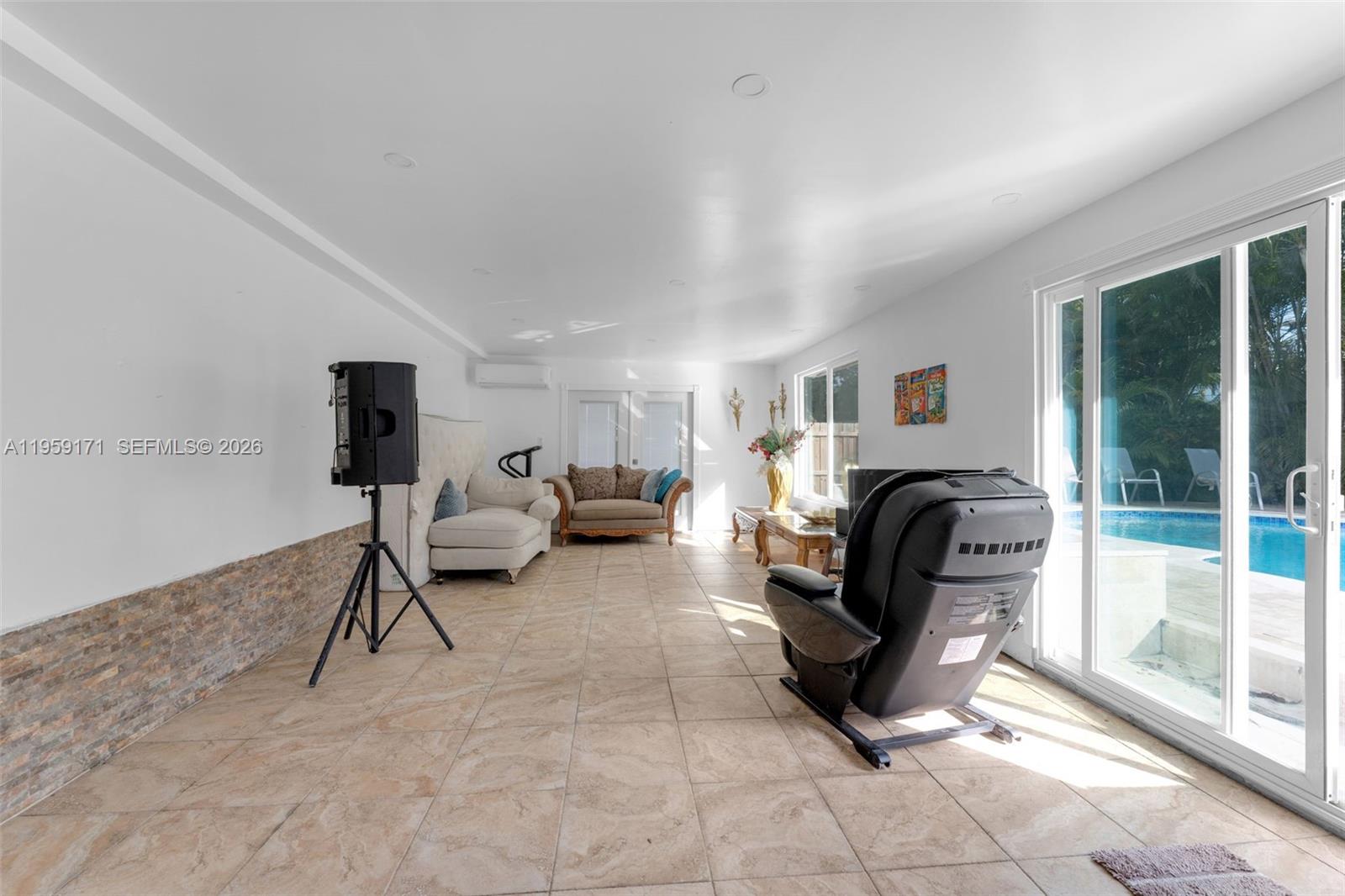 A11959171 Property Photo 29