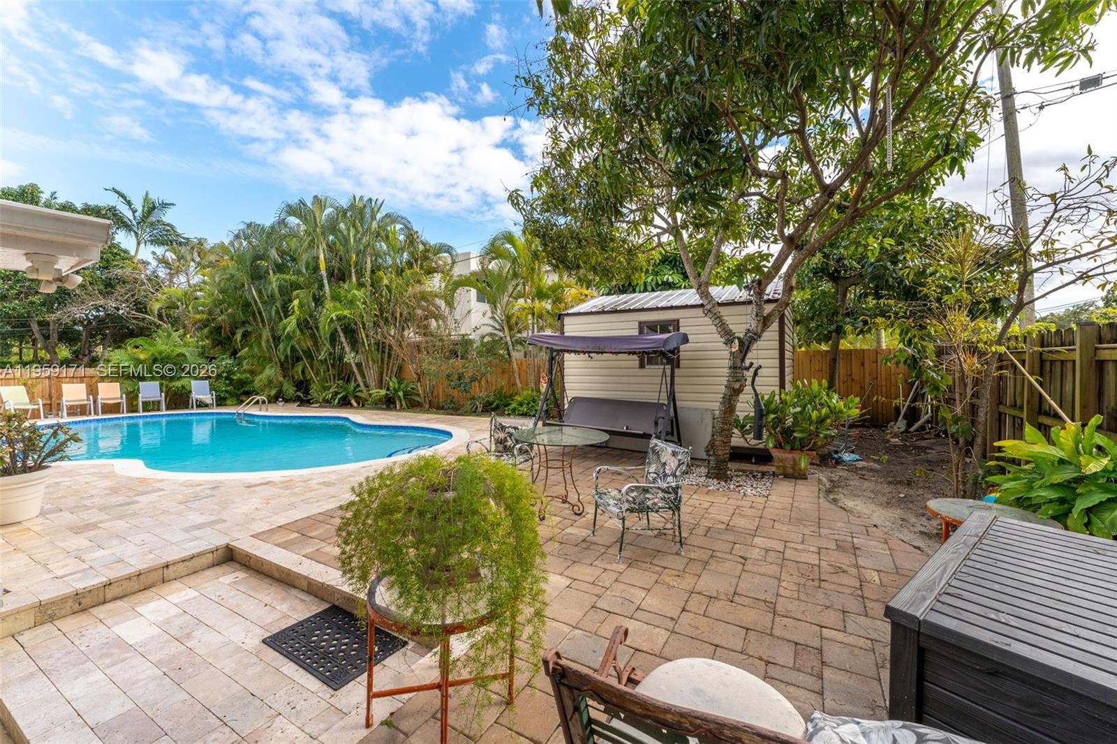 A11959171 Property Photo 33
