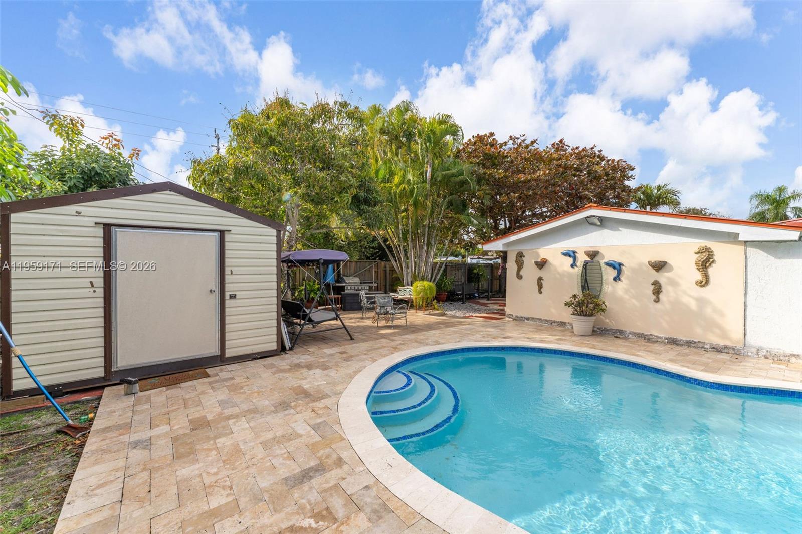 A11959171 Property Photo 36