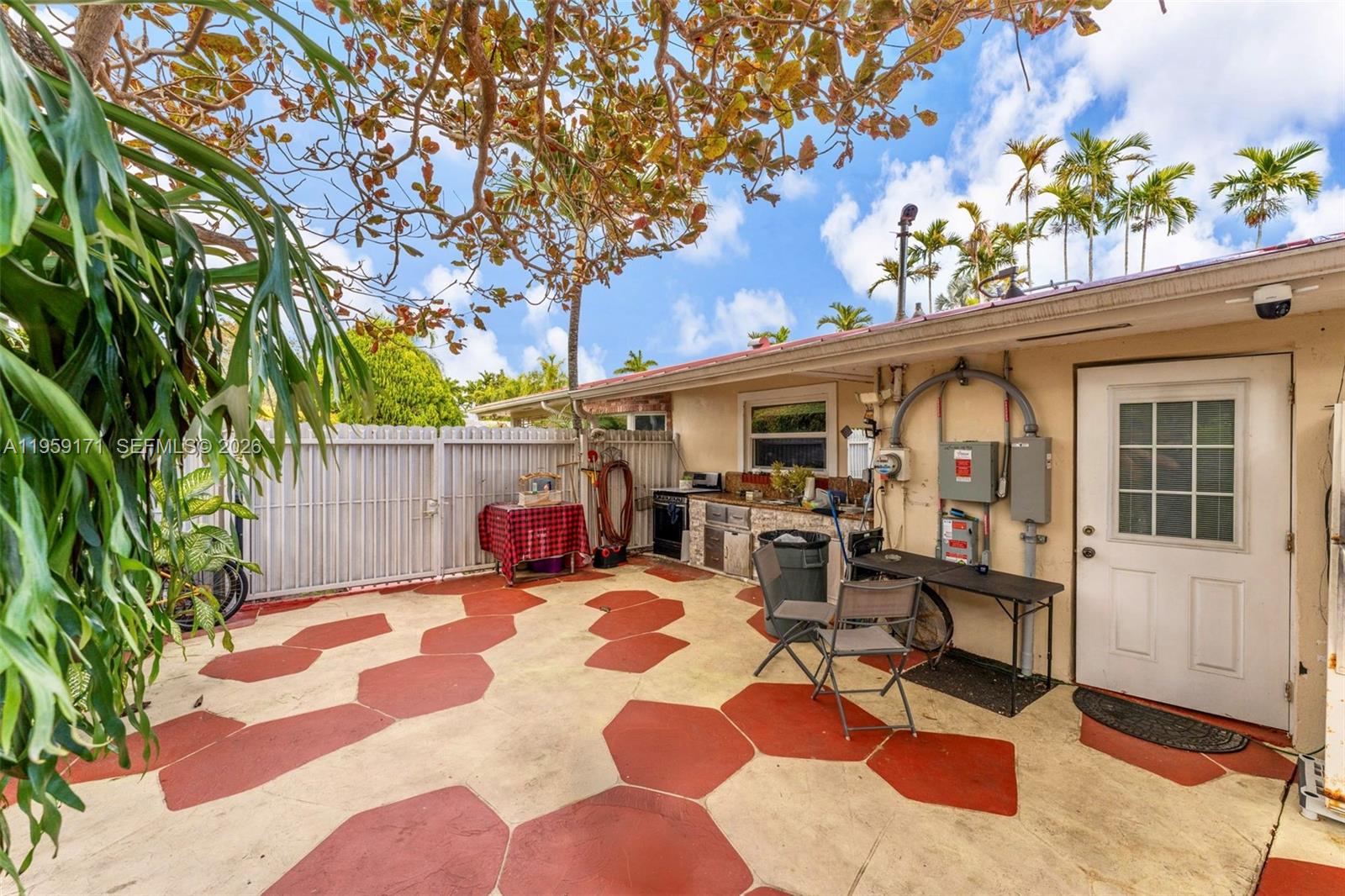 A11959171 Property Photo 37