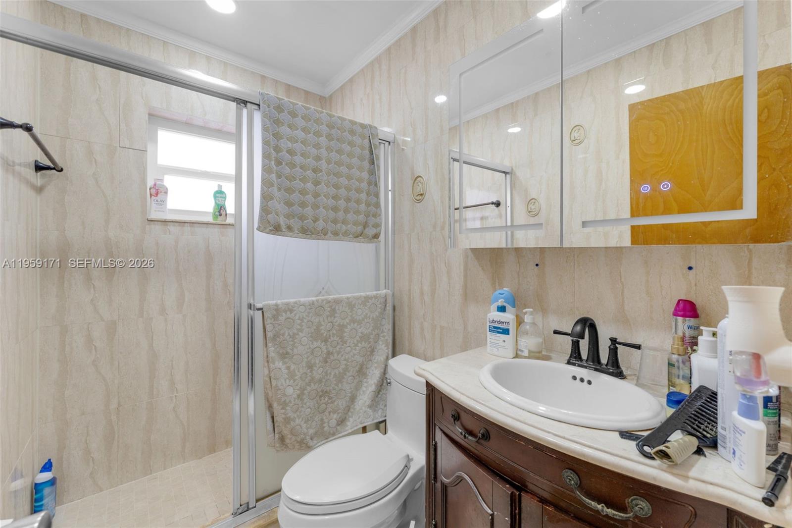 A11959171 Property Photo 38