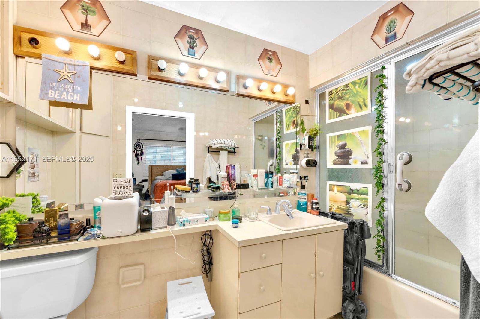 A11959171 Property Photo 39