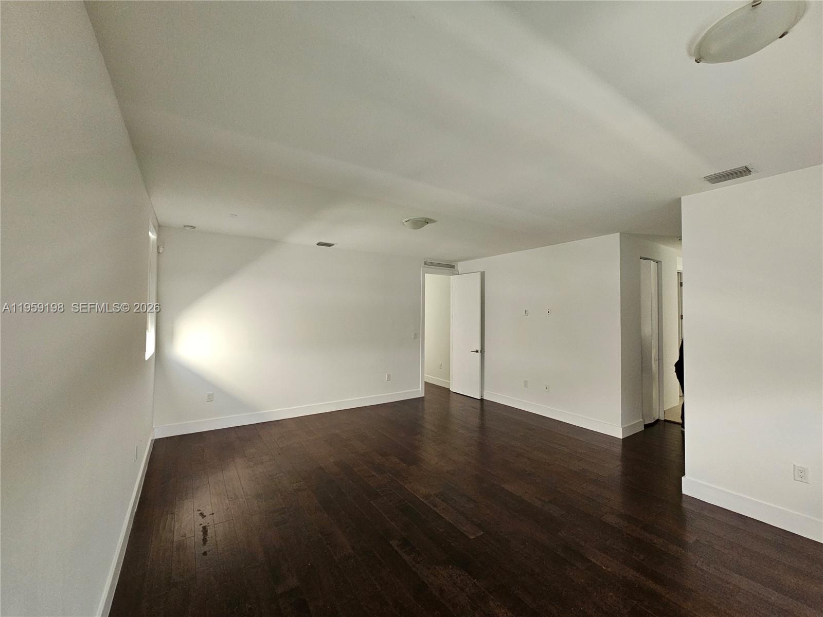A11959198 Property Photo 16