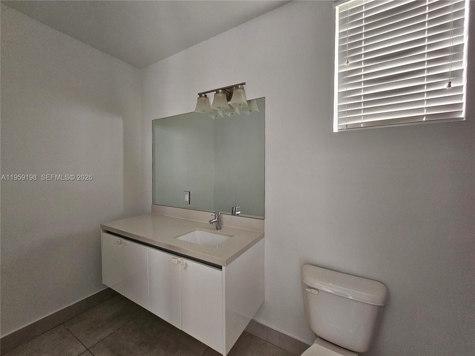 A11959198 Property Photo 24