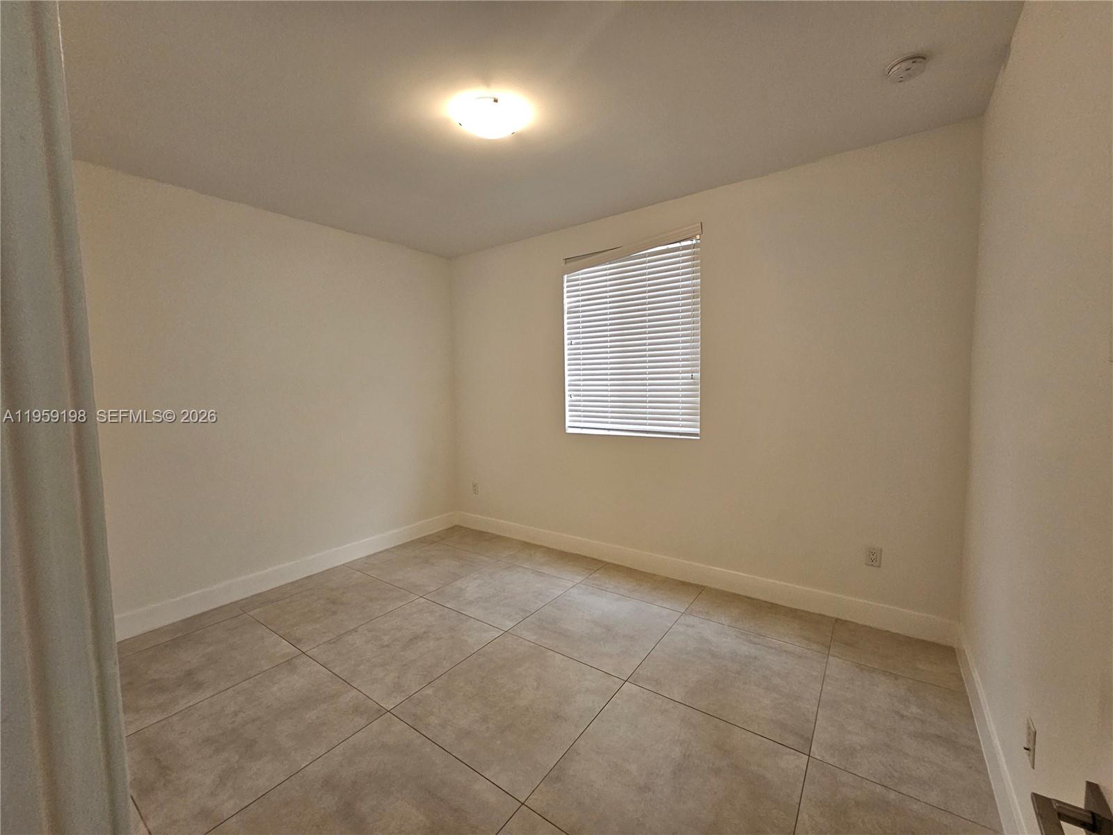 A11959198 Property Photo 27