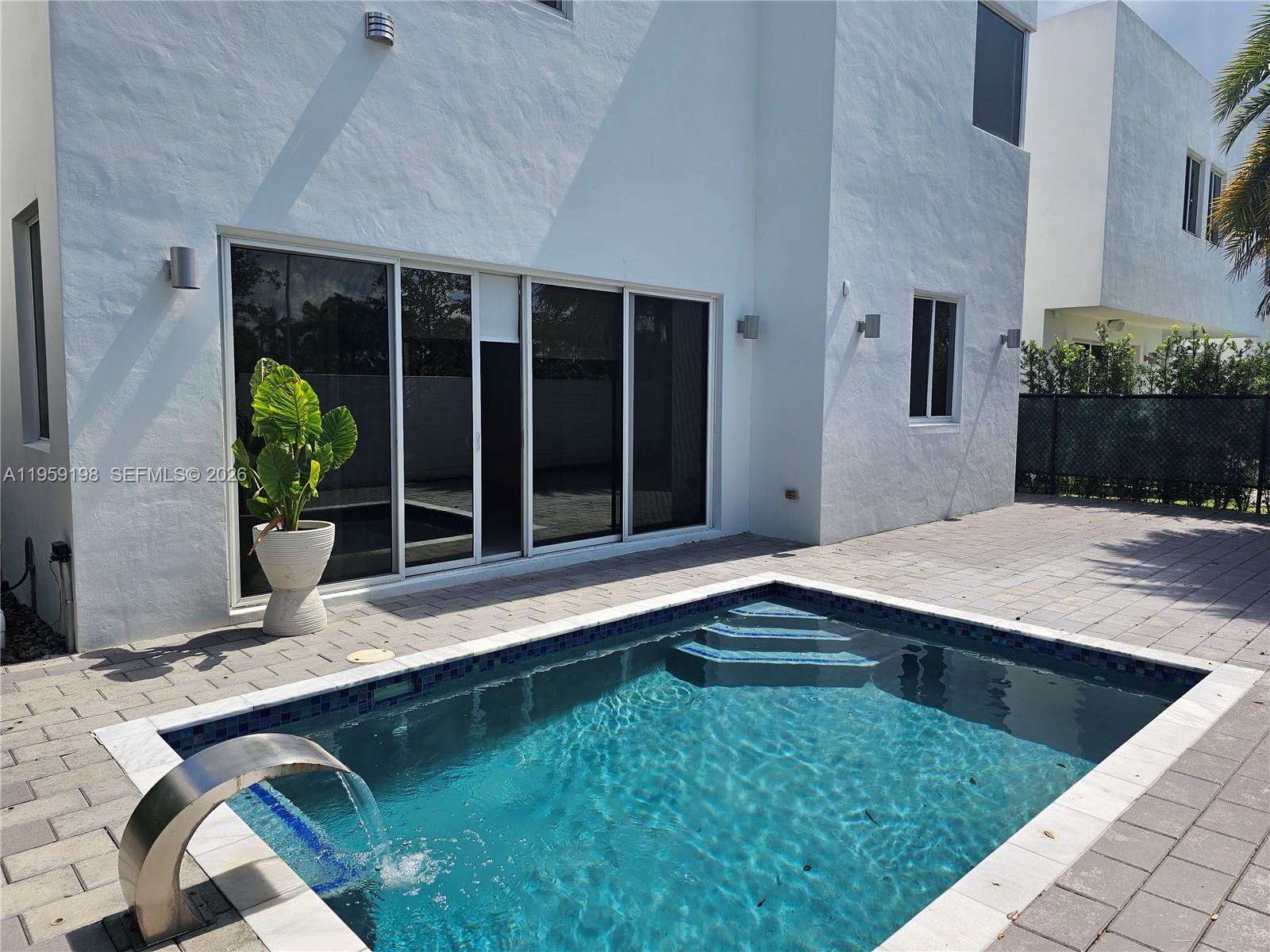 A11959198 Property Photo 30