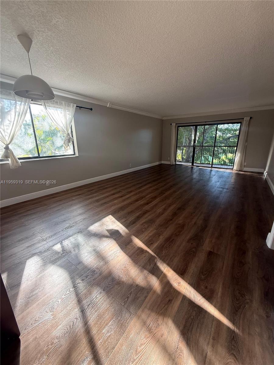 402 Lakeview Drive 201 Property Photo 1