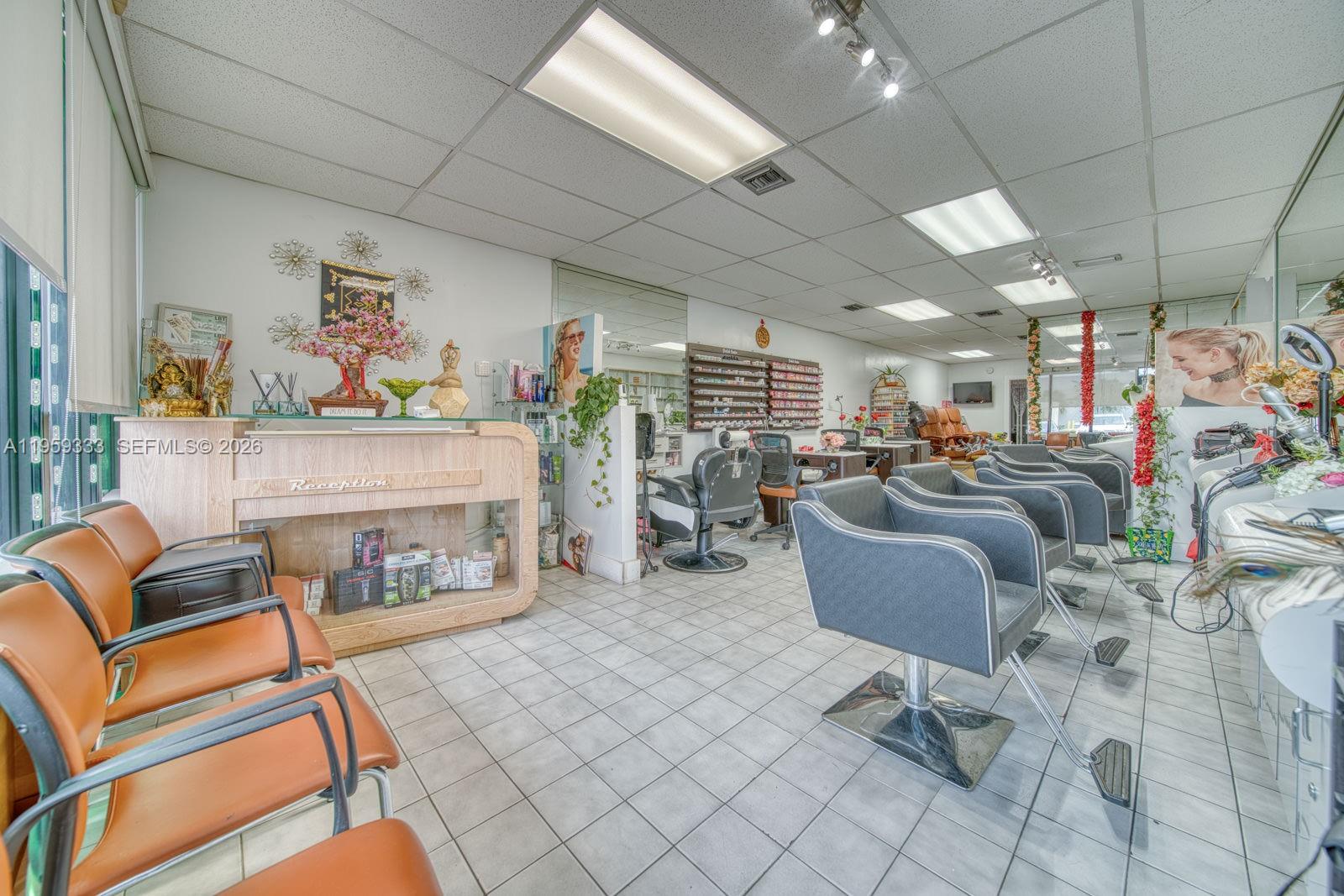 Full-Service Beauty Salon For Sale In Sweetwater Property Photo 1