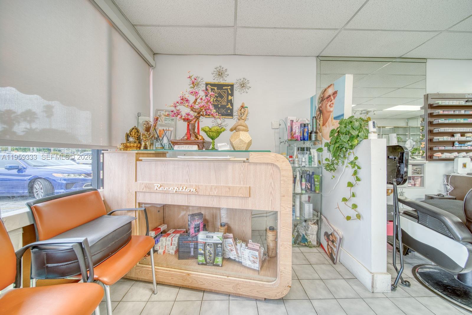 Full-service Beauty Salon For Sale In Sweetwater Property Photo 2