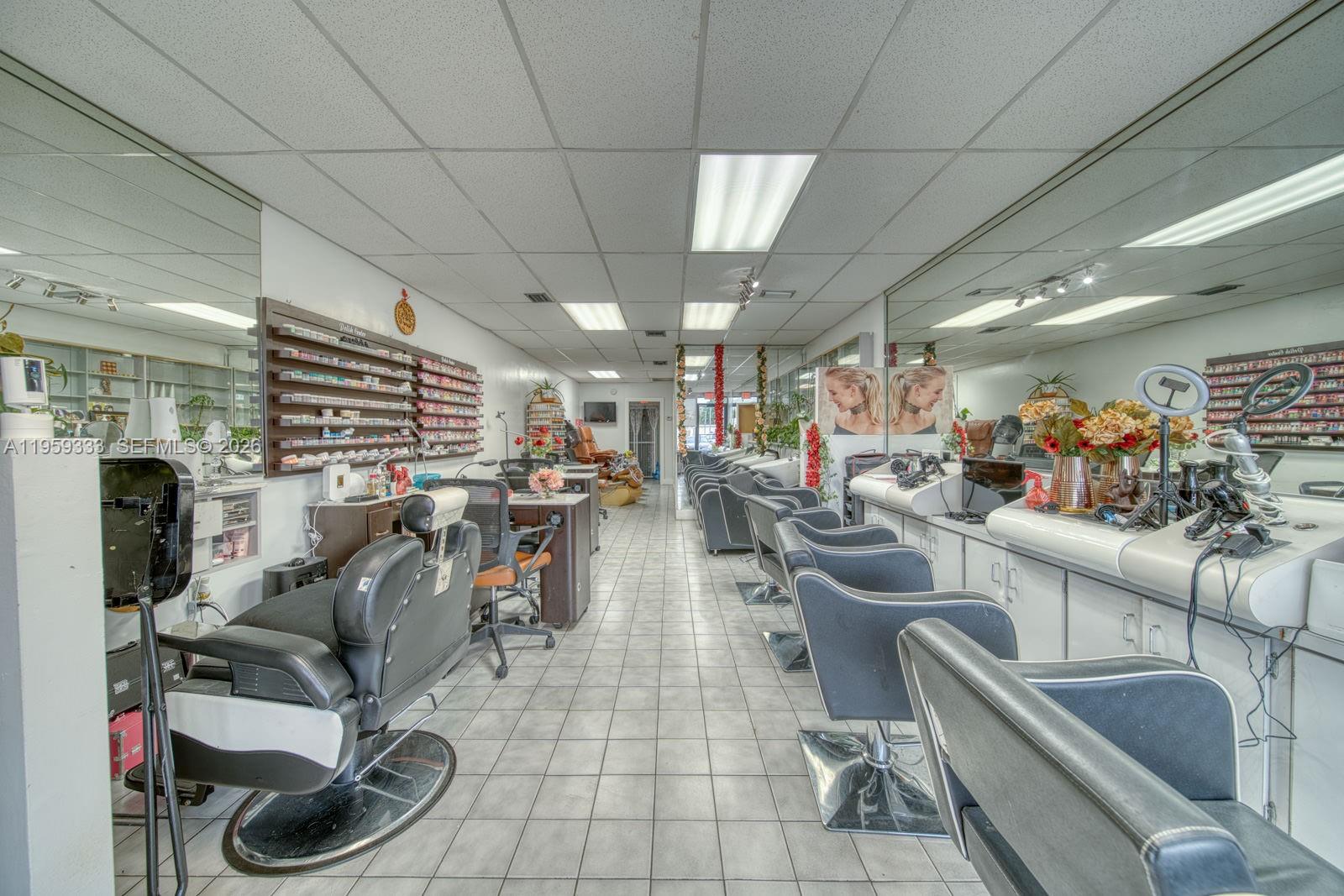 Full-service Beauty Salon For Sale In Sweetwater Property Photo 4