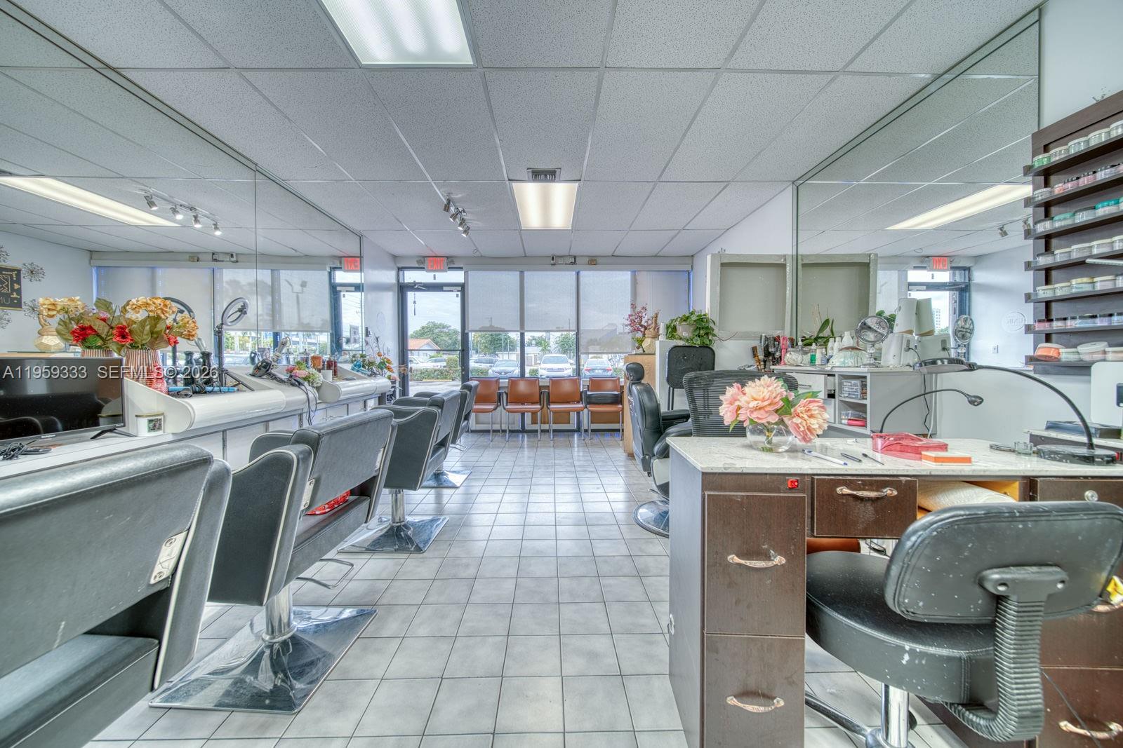 Full-service Beauty Salon For Sale In Sweetwater Property Photo 9