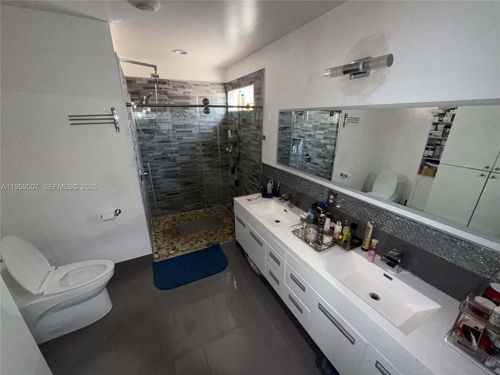 5320 Nw 190th Street Property Photo 9
