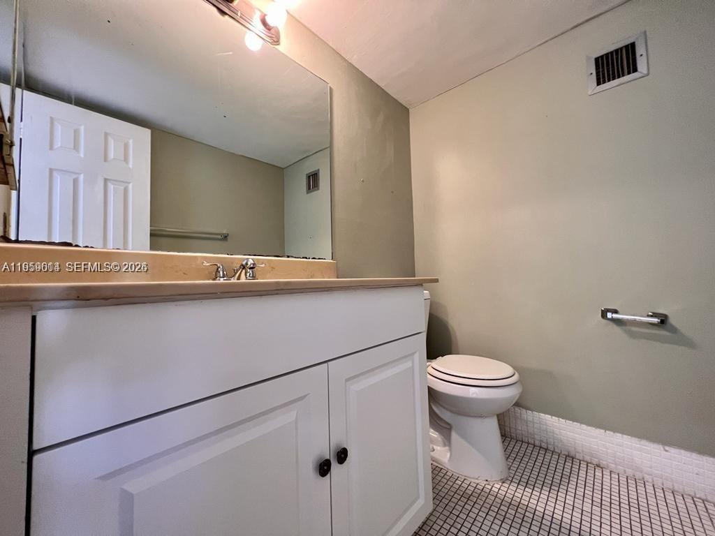 3300 Spanish Moss Terrace 206 Property Photo 10