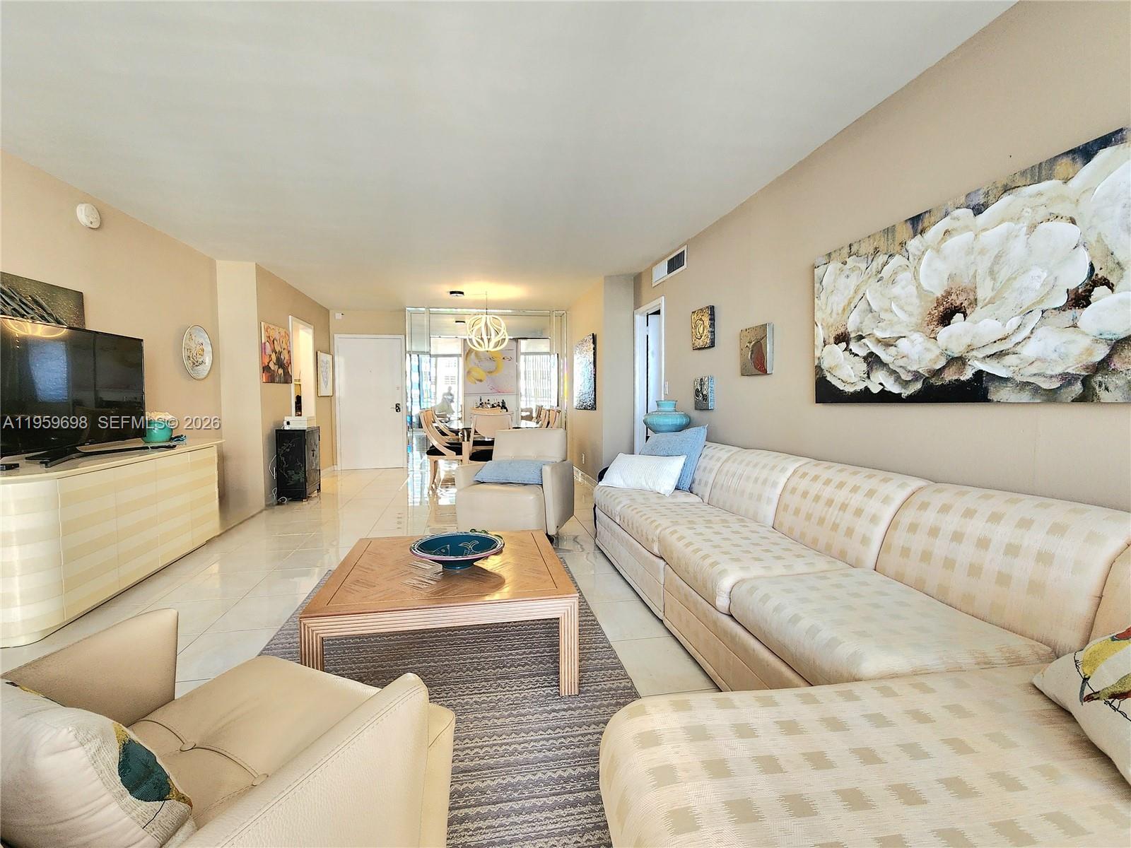 2030 S Ocean Drive 823 Property Photo 12