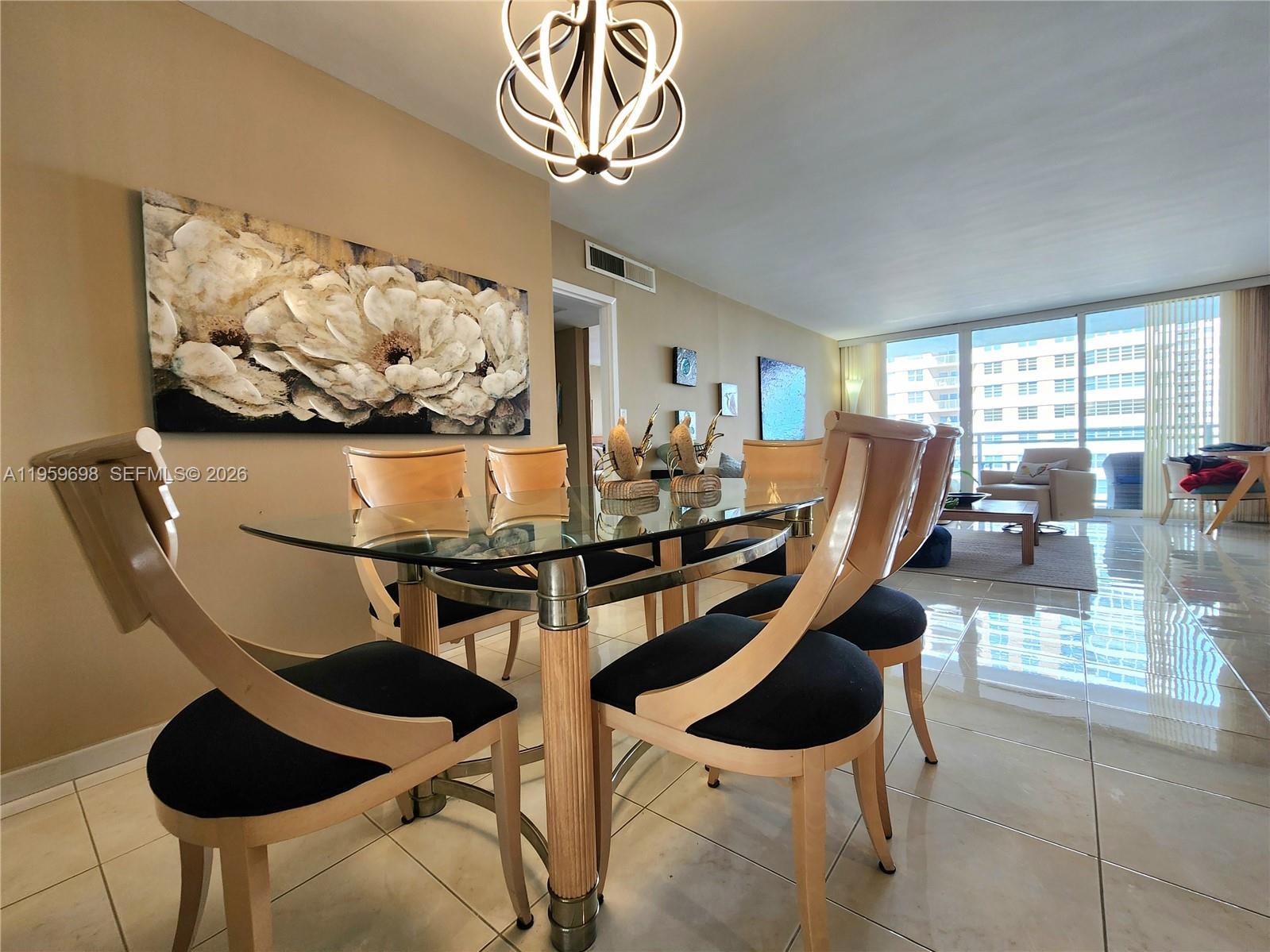 2030 S Ocean Drive 823 Property Photo 18