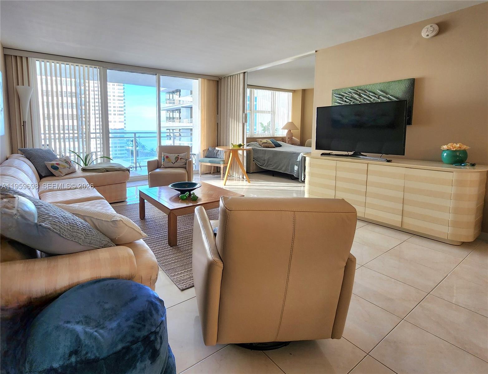 2030 S Ocean Drive 823 Property Photo 19