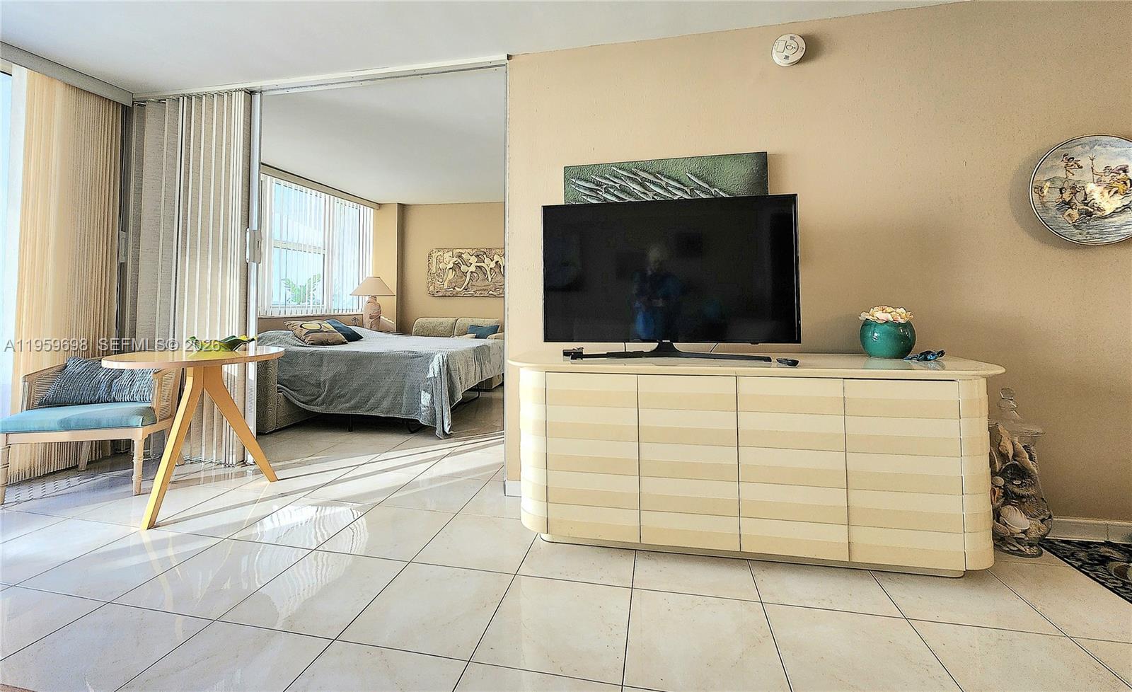 2030 S Ocean Drive 823 Property Photo 21