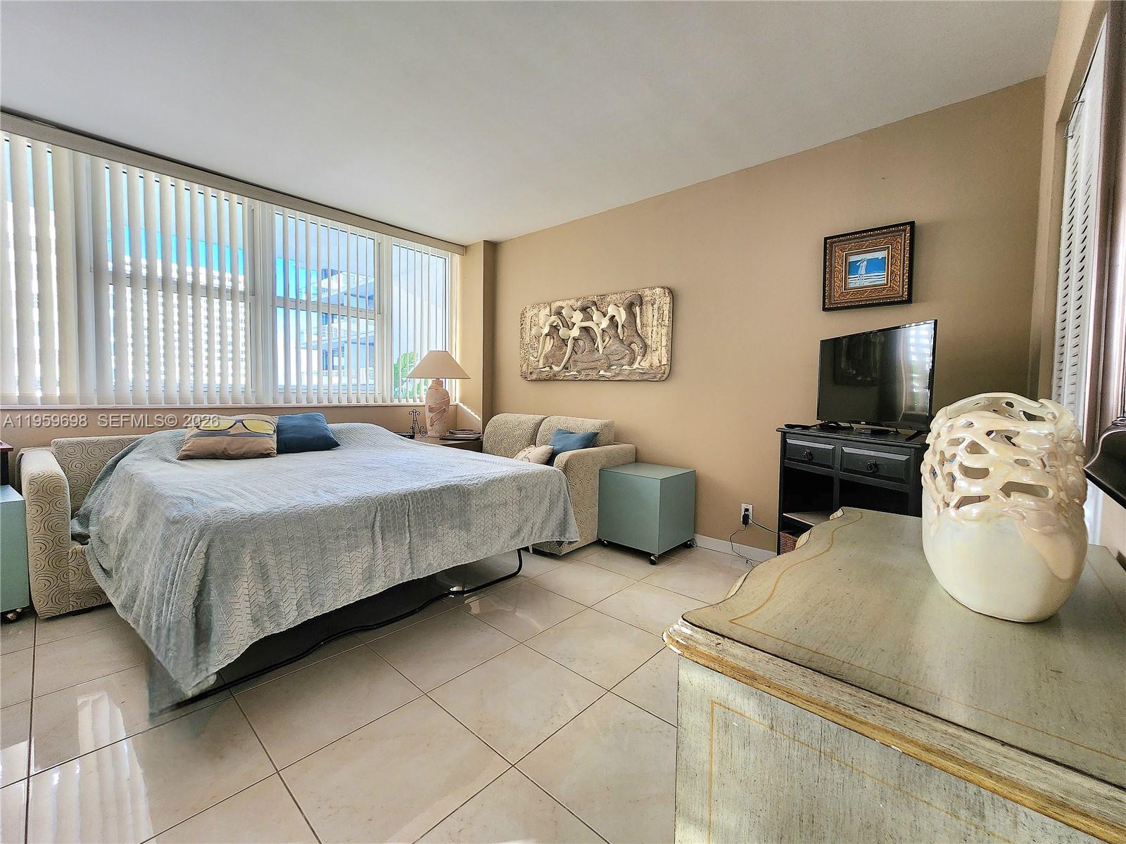 2030 S Ocean Drive 823 Property Photo 23