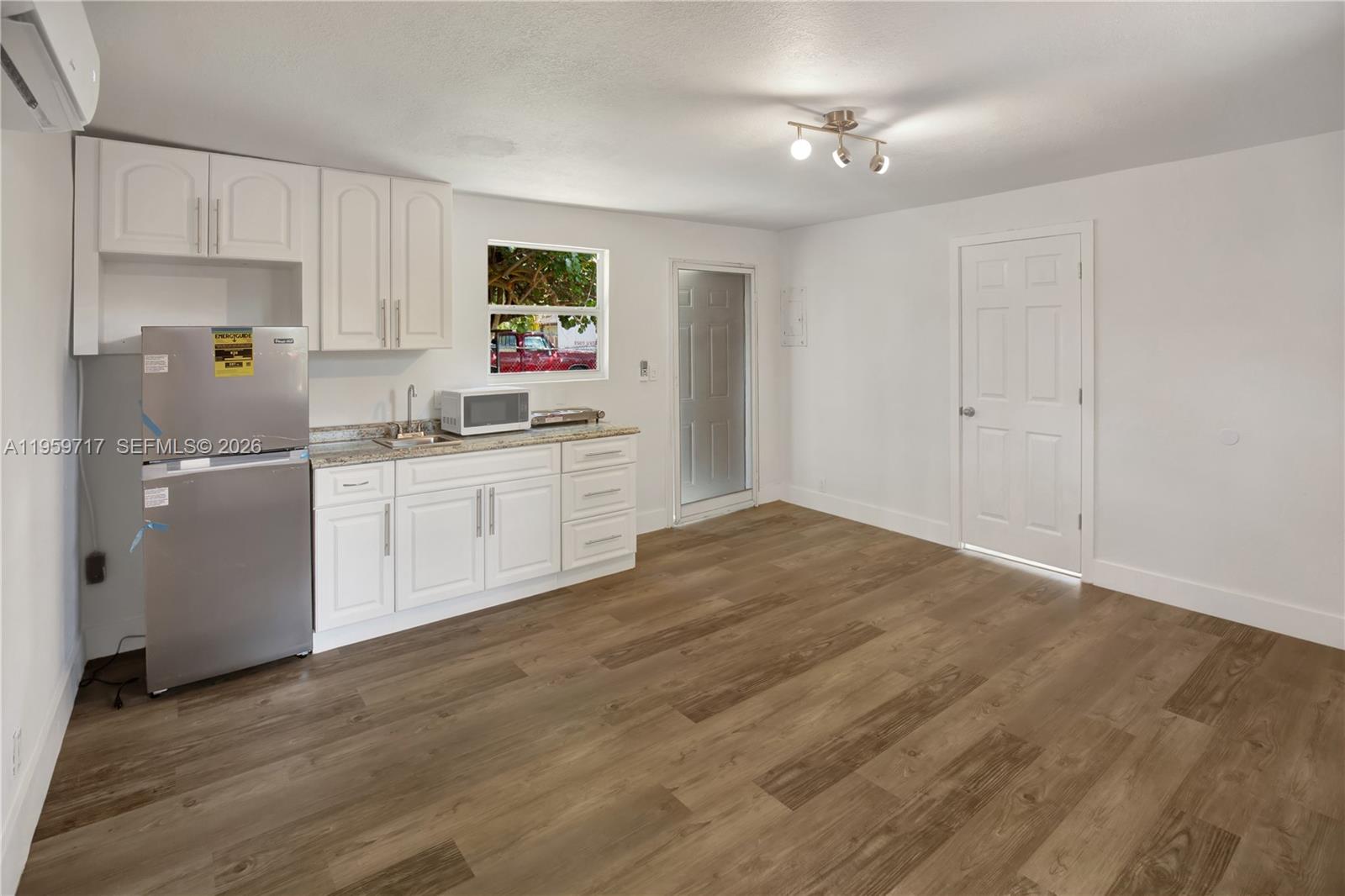 2311 Fletcher Street Property Photo 25