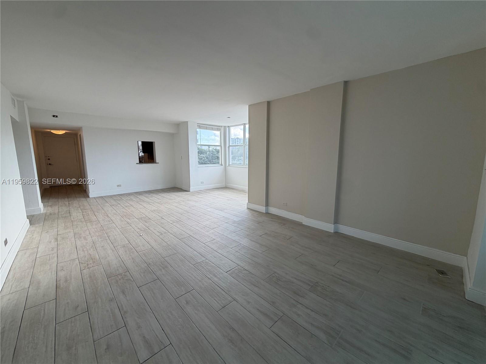 3660 Ne 166th Street 301 +40' Deeded Dock Property Photo 2