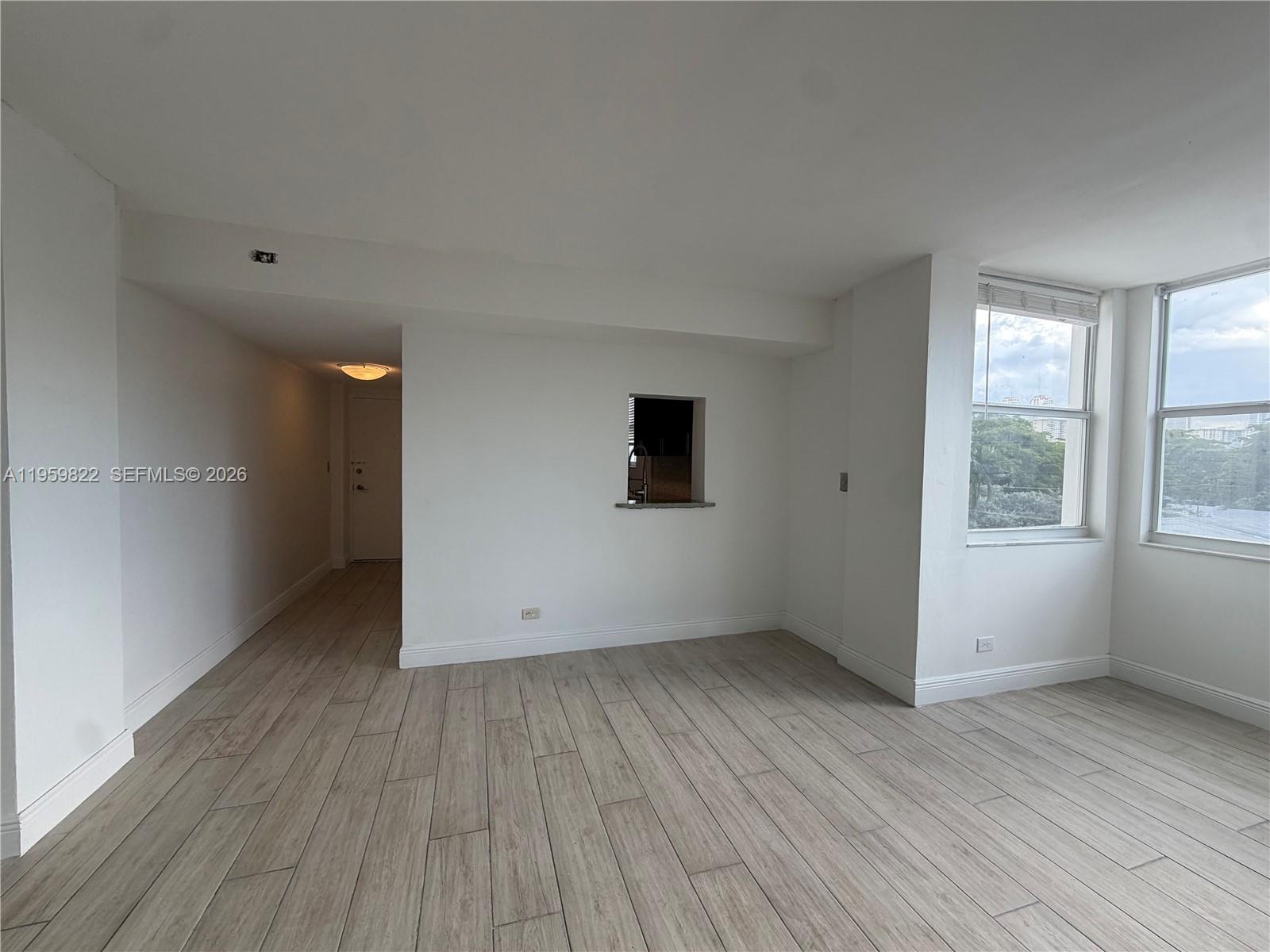 3660 Ne 166th Street 301 +40' Deeded Dock Property Photo 4