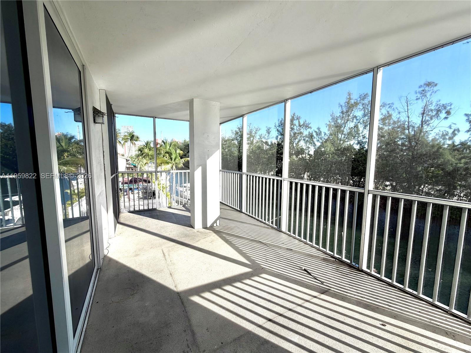 3660 Ne 166th Street 301 +40' Deeded Dock Property Photo 17