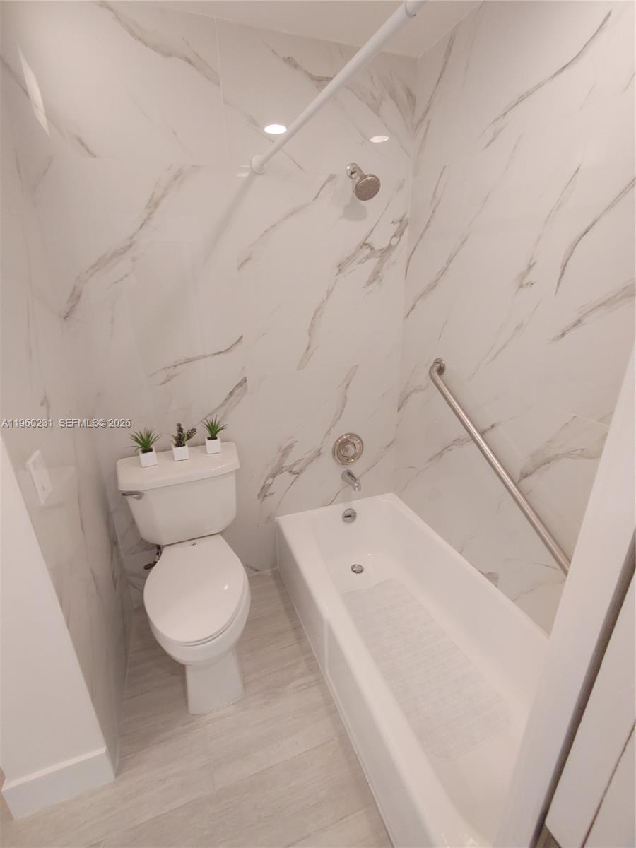 215 Se 3rd Avenue 307c Property Photo 10
