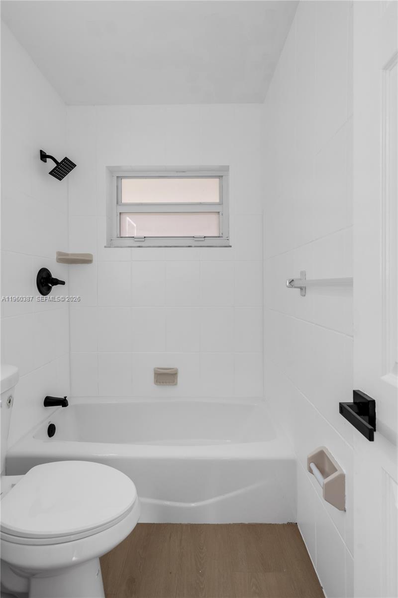 1320 N Andrews Avenue Property Photo 14