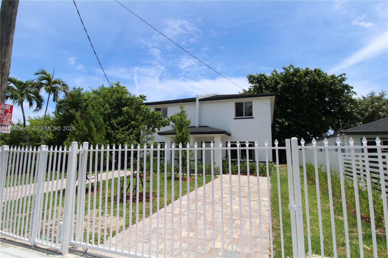 7823 Nw 5th Avenue Property Photo 3