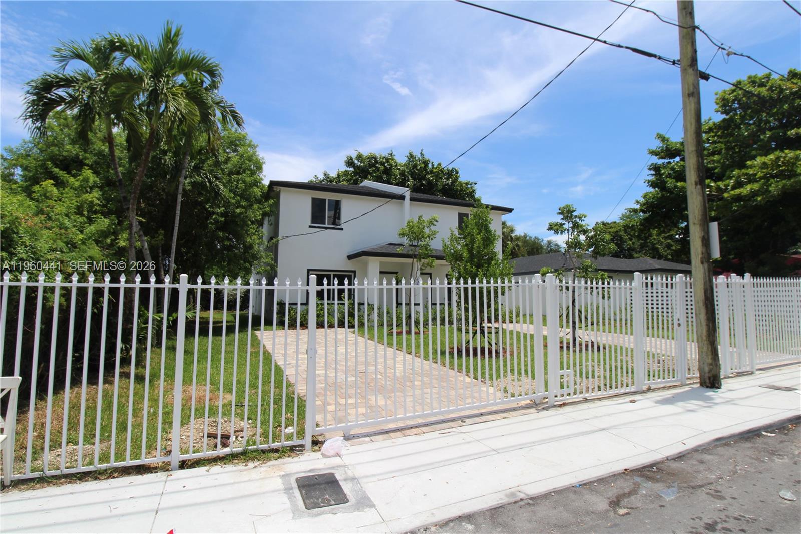 7823 Nw 5th Avenue Property Photo 4