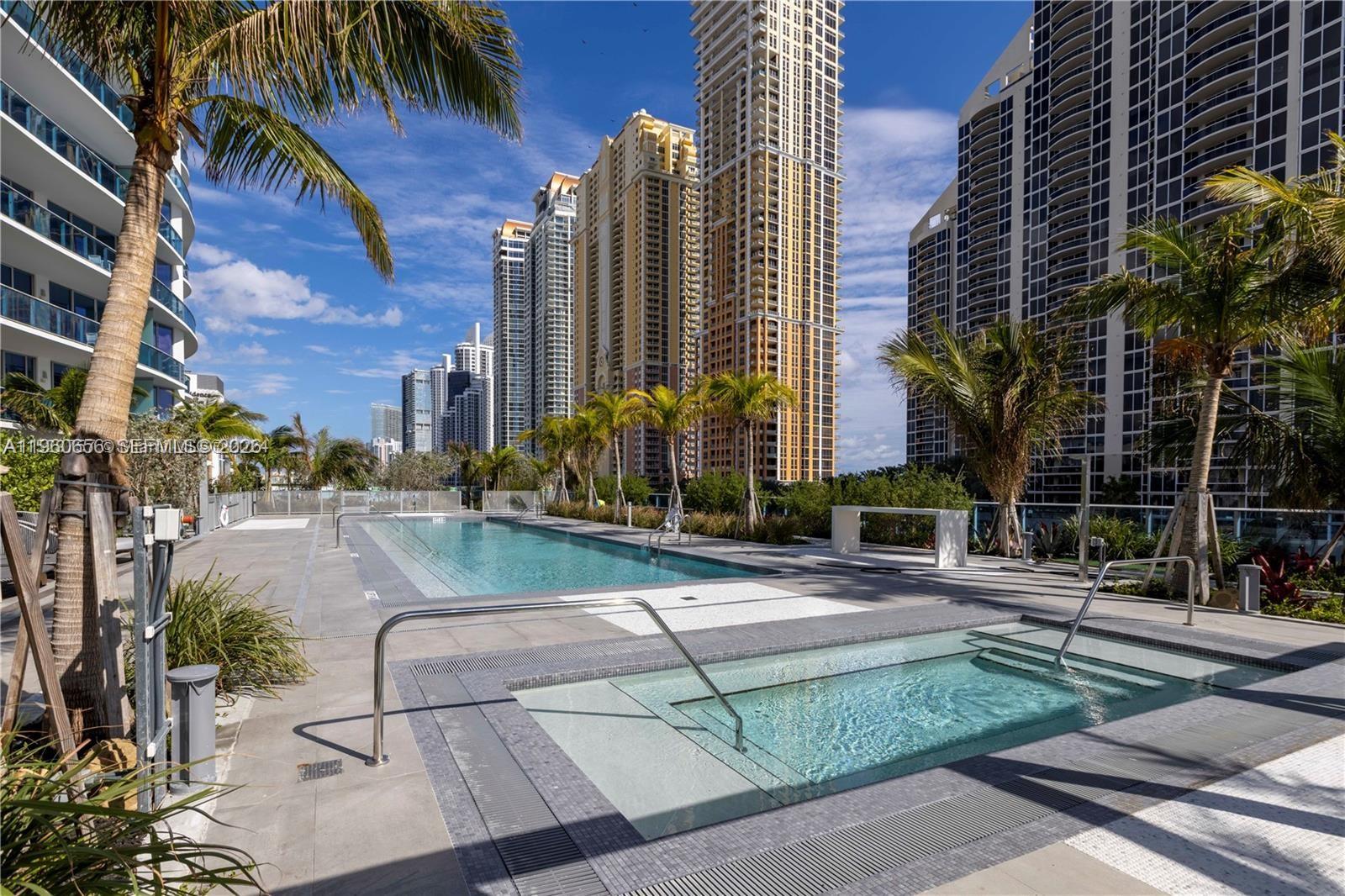 17550 Collins Avenue 505 Property Photo 4