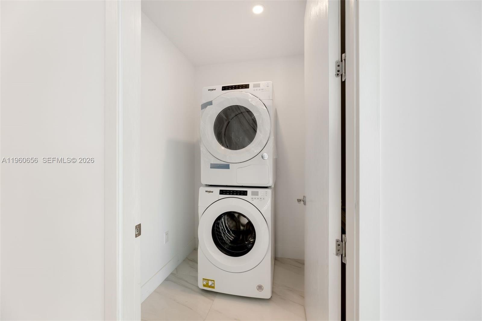 17550 Collins Avenue 505 Property Photo 13