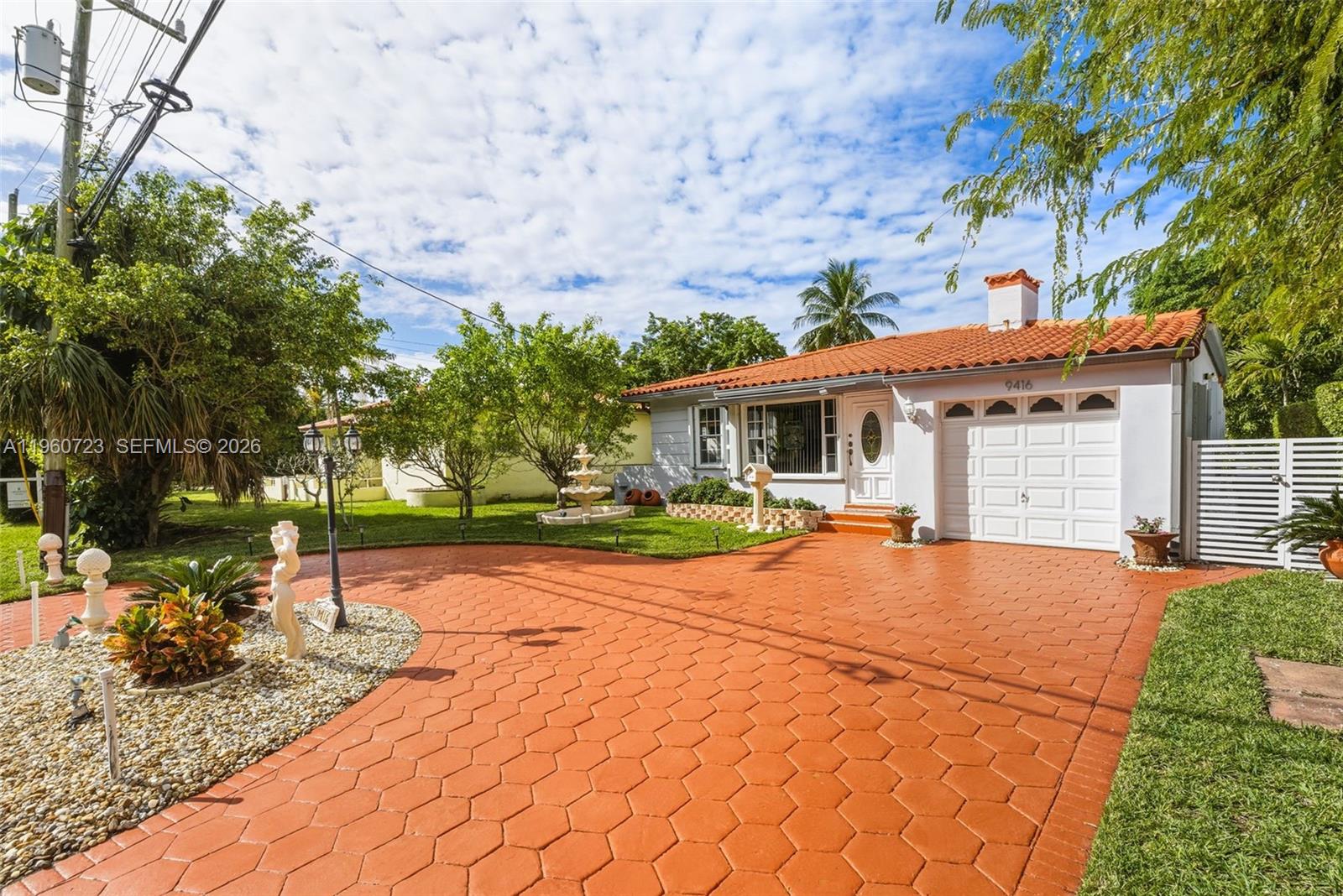 A11960723 Property Photo 4