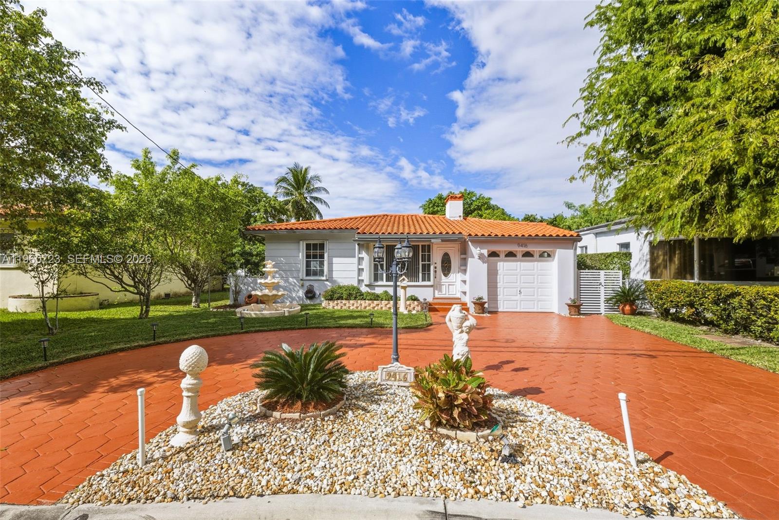 A11960723 Property Photo 6